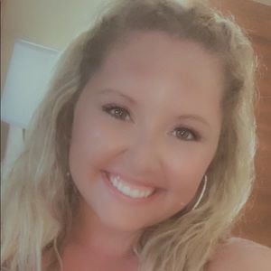 Meet your Posher, Lexi